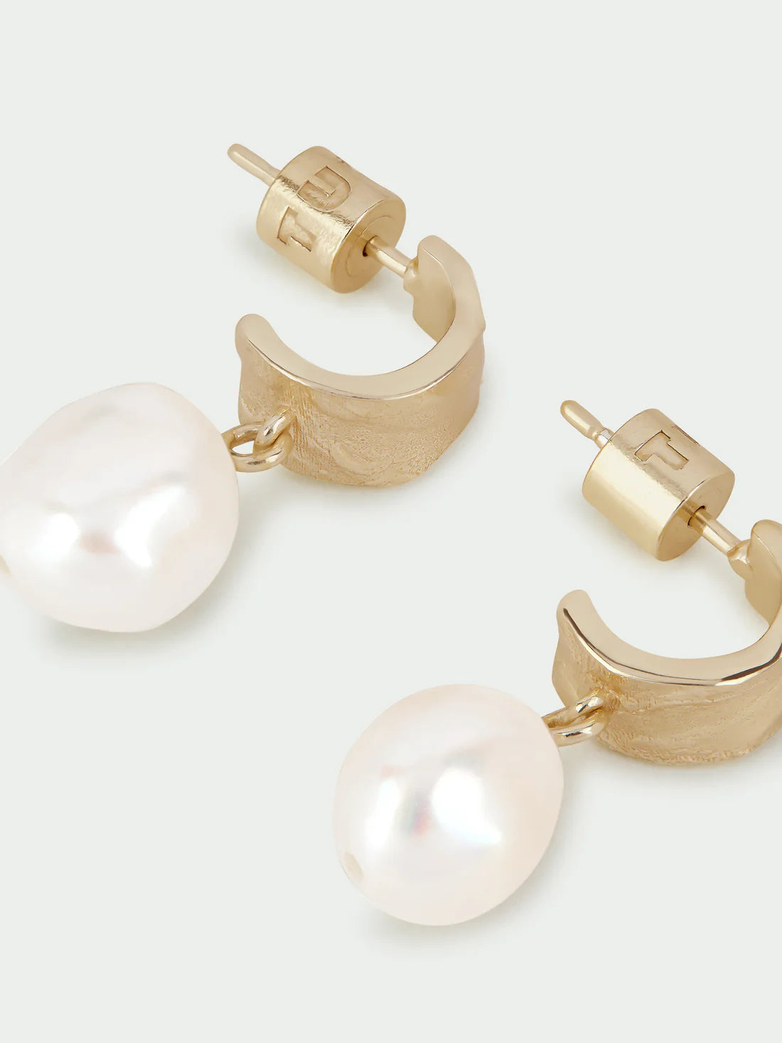 Freshwater Pearl Earrings Gold