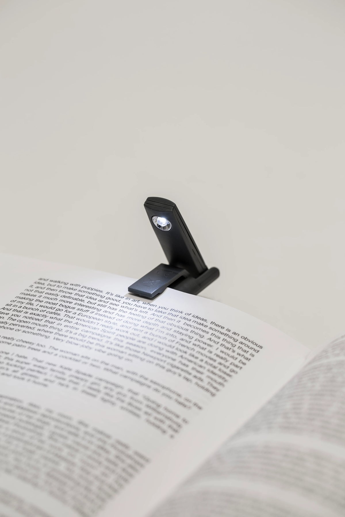 Mini folding book light