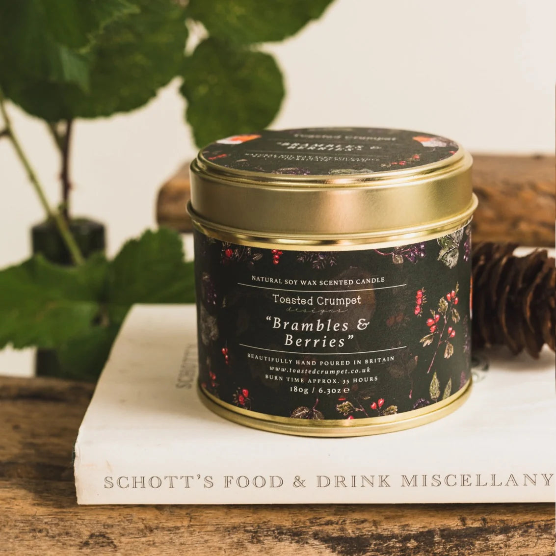 Brambles & Berries (Robin) Candle in a Matt Gold Tin