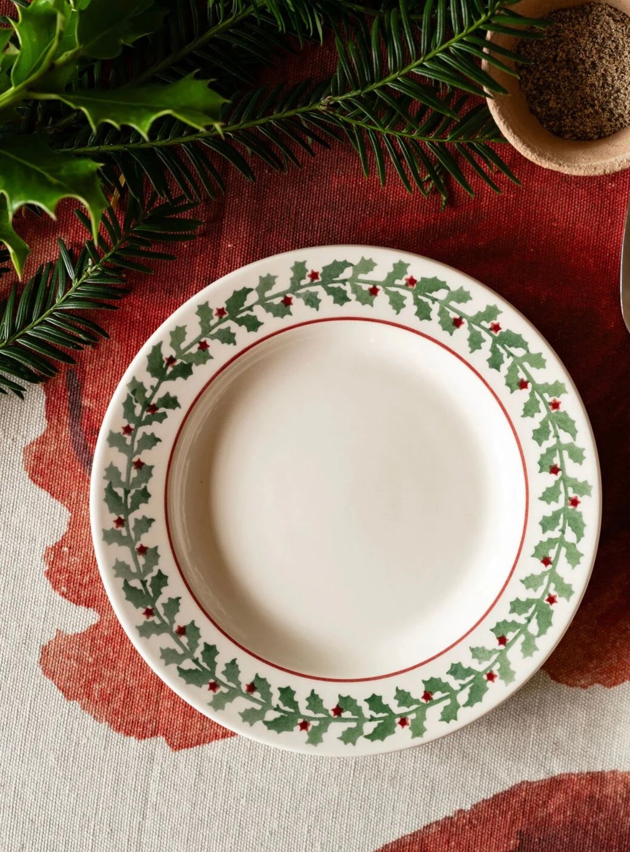 Emma Bridgewater Tiny Holly 6 1/2"  Plate