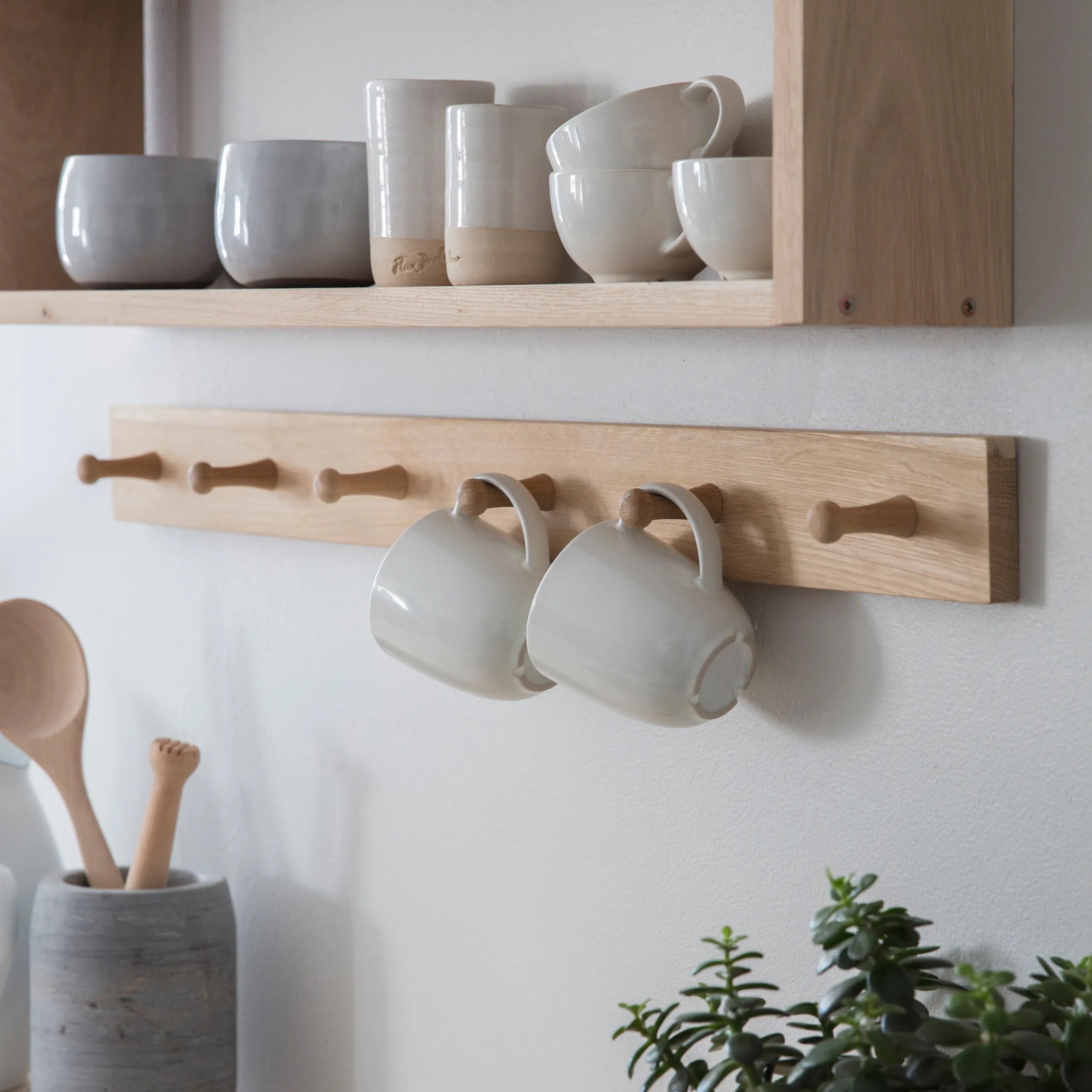 Hambledon Raw Oak 6 Peg Rail