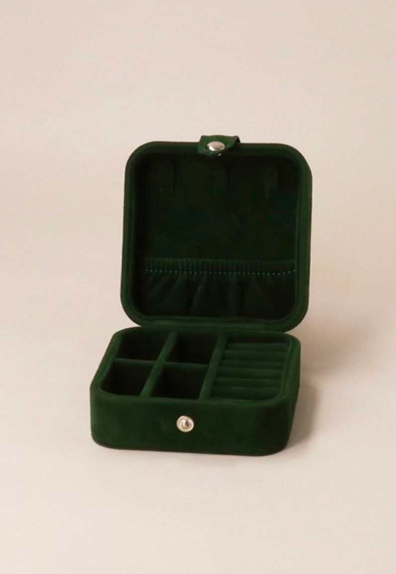 Green Velvet Square Jewellery Box