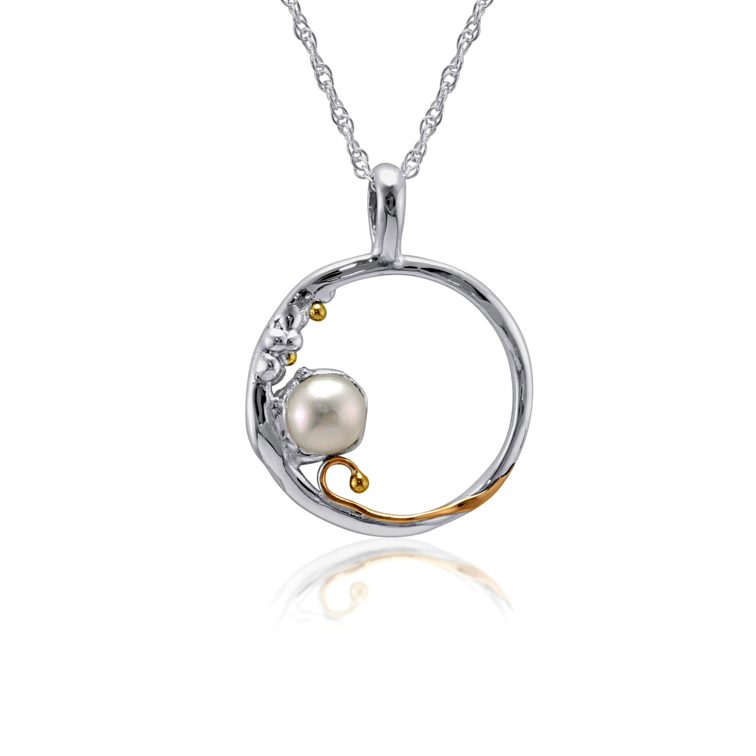 Sterling Silver Circle Pendant & Freshwater Pearl
